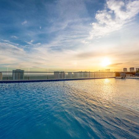 GHL Collection Barranquilla Hotel Esterno foto Infinity pool at the rooftop of the hotel